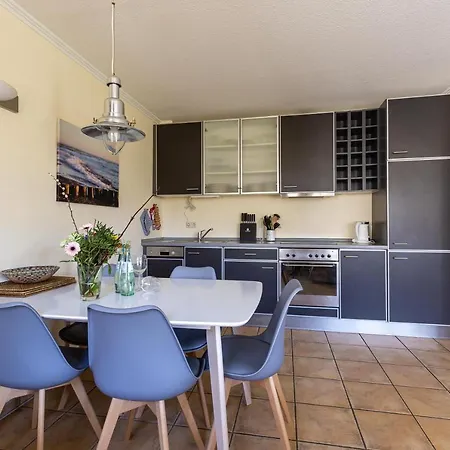 Strandhaus - 4 شقة فاستروم